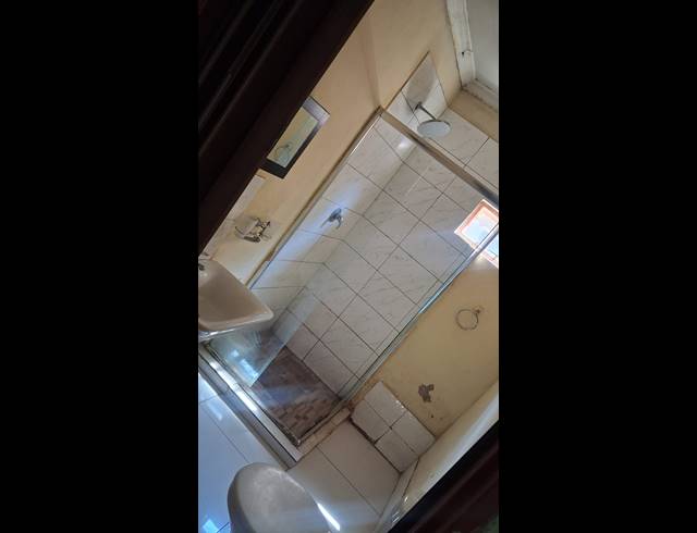 6 BEDROOM HOUSE FOR SALE IN TSAKANE EXT 12